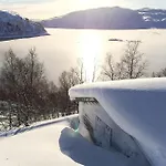 3 Bedroom Lovely In * Tjørhom