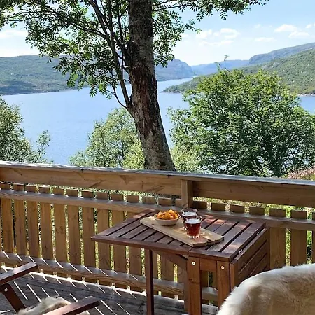 3 Bedroom Lovely In Сasa de vacaciones Tjorhom