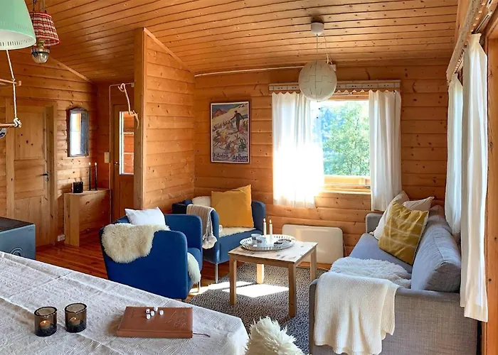 3 Bedroom Lovely In * Tjorhom