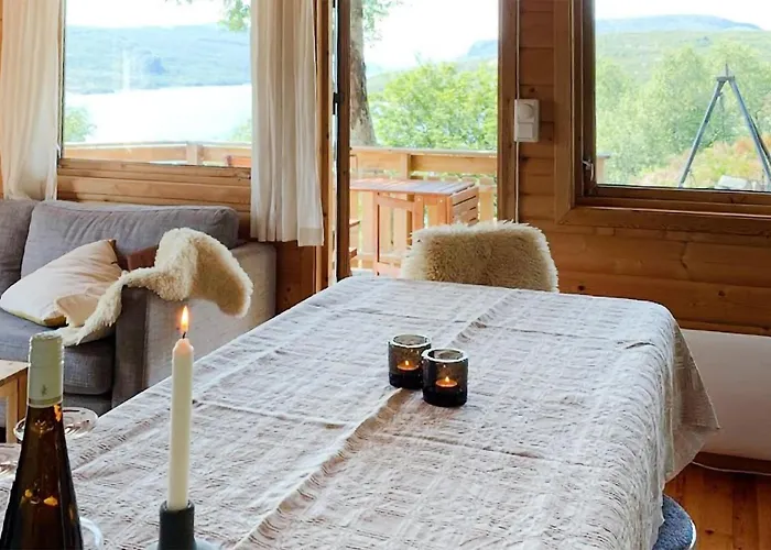 3 Bedroom Lovely In * Tjørhom